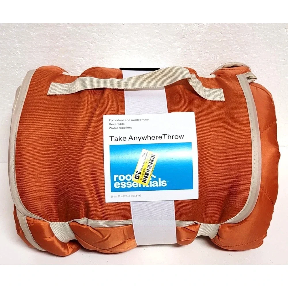 Room Essentials Take Anywhere Throw Orange Plaid Sherpa Picnic Blanket 50x70